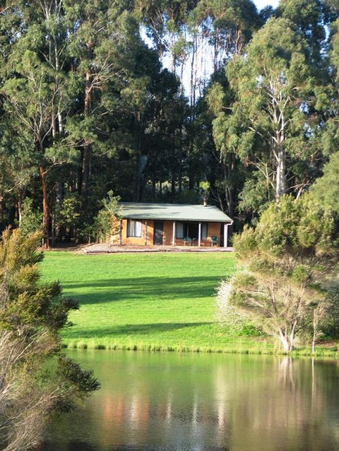 Pemberton Lake View Chalets - Hotel Accommodation 2