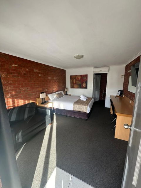 Pevensey Motor Lodge - Hotel Accommodation 2