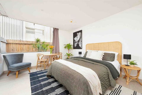 PERFECT STAY 2MIN By WALK TO THE BEACH FREE PARKING - Hotel Accommodation 0