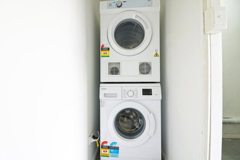 Pet Friendly Well-appointed 3BM Retreat Parking Netflix - Hotel Accommodation 3