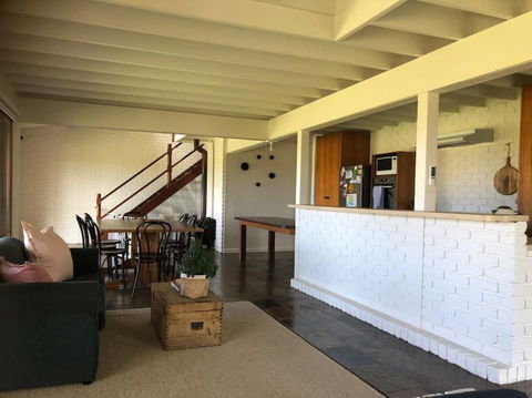 Peterborough Beach House - Hotel Accommodation 0