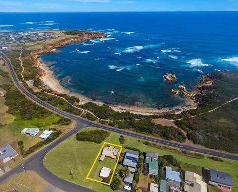 Peterborough Beach House - Hotel Accommodation 2