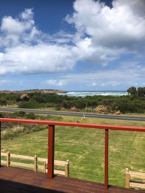 Peterborough Beach House - Hotel Accommodation 3