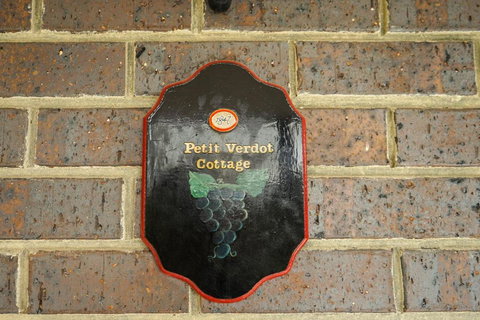 Petit Verdot Cottage - A Vineyard Retreat In Barossa Valley - Hotel Accommodation 2