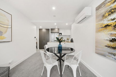 Phillip 2-Bed: Chic Interiors Amazing Amenities - Hotel Accommodation 1