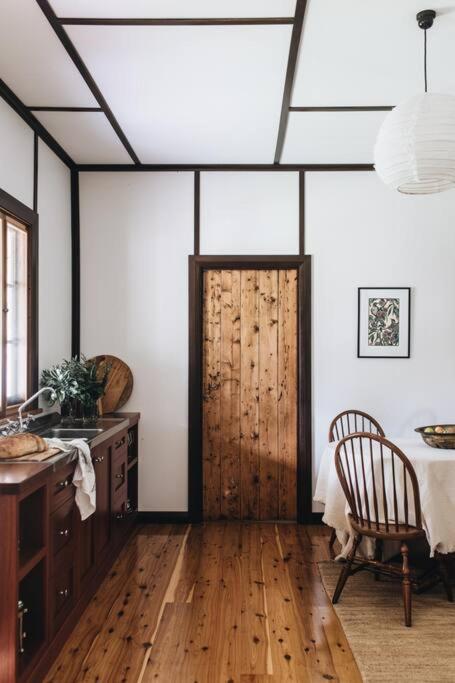 Pickers Hut - A Country Style Featured Dream Stay - Hotel Accommodation 1