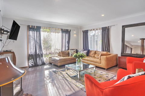 Pleasant Way River Lodge - Hotel Accommodation 3