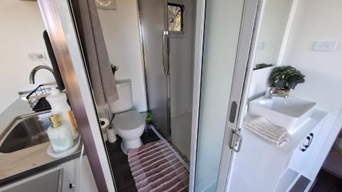 Pod Tiny Home - Hotel Accommodation 3