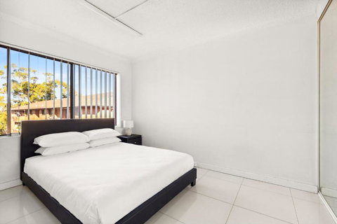 Polished 2-Bed Unit In The Heart Of Parramatta - Hotel Accommodation 3