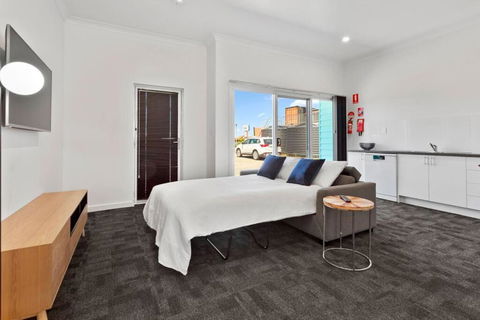 Port Lincoln Shark Apartment 5 - Hotel Accommodation 3