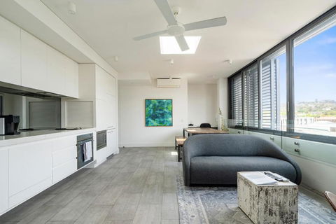 Radiant 2BR Top-Level Unit With Wi-Fi Near Bondi Beach - Hotel Accommodation 1