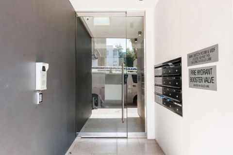 Radiant 2BR Top-Level Unit With Wi-Fi Near Bondi Beach - Hotel Accommodation 3