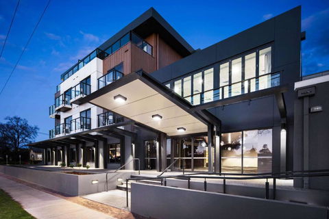 Quality Hotel Lakeside - Hotel Accommodation 1