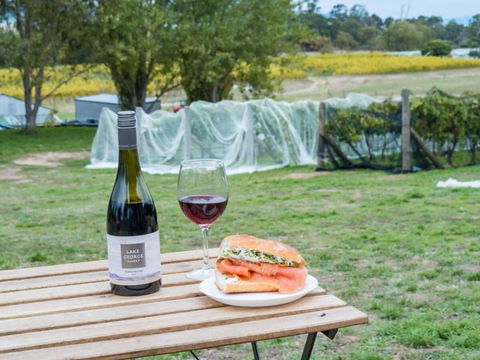 Rae At Lake George Winery By Tiny Away - Hotel Accommodation 2