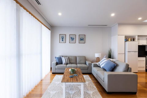 Promenade Unit 4 - Hotel Accommodation 1