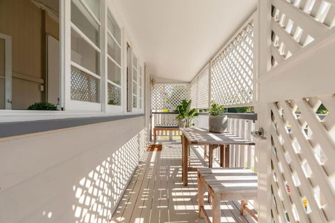 Quaint & Cosy 1 Bedroom Apartment In Queenslander. - Hotel Accommodation 0