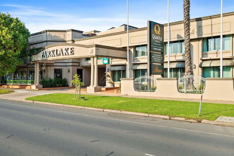 Quality Hotel Parklake Shepparton - Hotel Accommodation 1