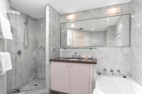 Quay West 2302 Self-Catering - Hotel Accommodation 2