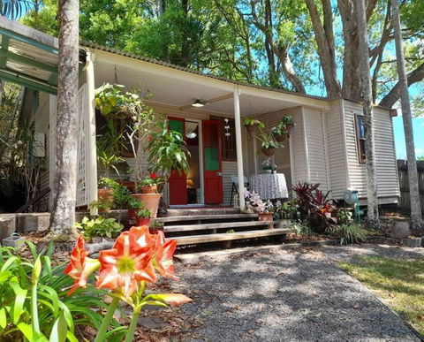 Quirky Cottage In Centre Of Maleny, Walk Everywhere - Hotel Accommodation 0