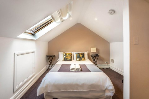 Raffless - Hotel Accommodation 0