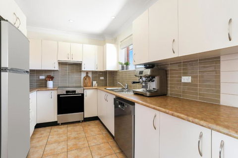 Randwick L 3 Bedroom Apartment + Parking - Hotel Accommodation 3