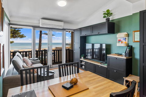 Rawsons Shack Beachfront Unit Suits Single Or Couple - Hotel Accommodation 1