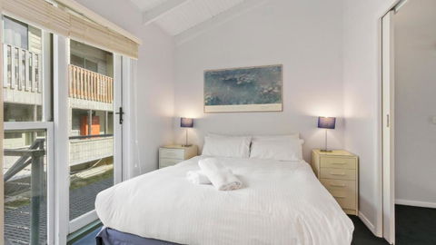 Razorback 6 - Hotel Accommodation 3