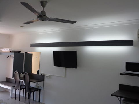 Aspley Sunset Motel - Hotel Accommodation 1