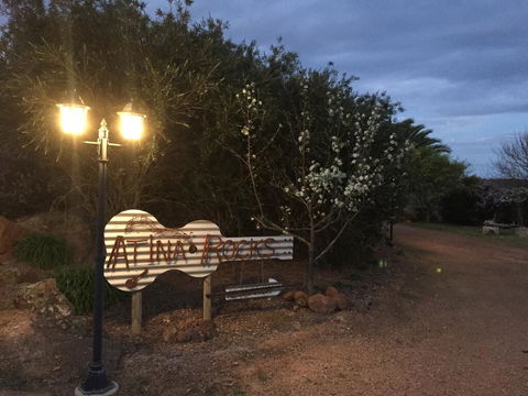 Atina Rocks Country Homestead - Hotel Accommodation 2