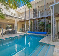 Augusta House - Hotel Accommodation