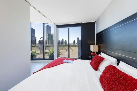 Aura On Flinders Serviced Apartments - Hotel Accommodation 3