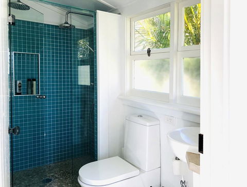 Aurora Beachfront Cottage - Hotel Accommodation 2