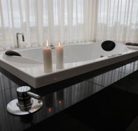 Aurora Cottages Bush Retreat - Hotel Accommodation