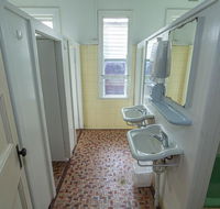 Australian Hotel - Hotel Accommodation