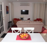 Azalea Villa - Close to the City of Perth - Hotel Accommodation