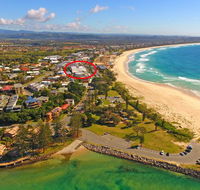 Azura Ocean View Holiday Apartment - Hotel Accommodation