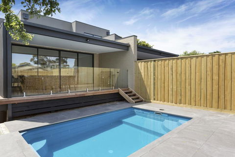 AZURE - ROSEBUD - Hotel Accommodation 0