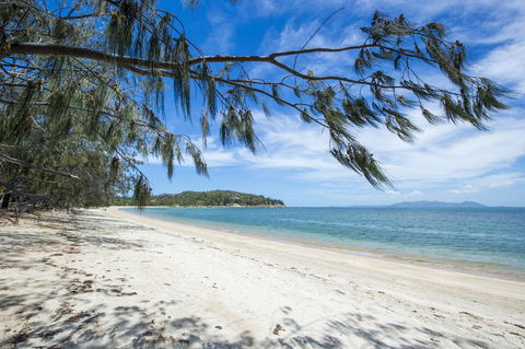 Azure On Geoffrey Bay - Hotel Accommodation 0