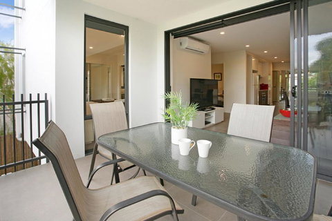 Back Of The Block Bulimba - Executive 3BR Bulimba Apartment With Leafy Outlook - Hotel Accommodation 3