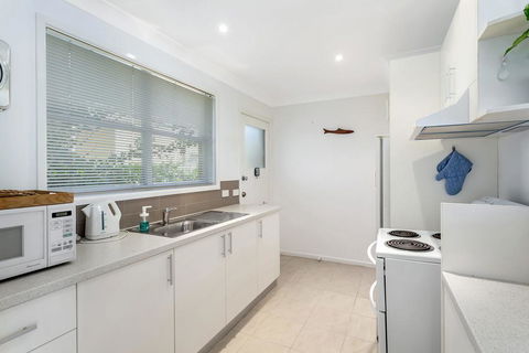 Bagnall Avenue, 1 - Hotel Accommodation 2