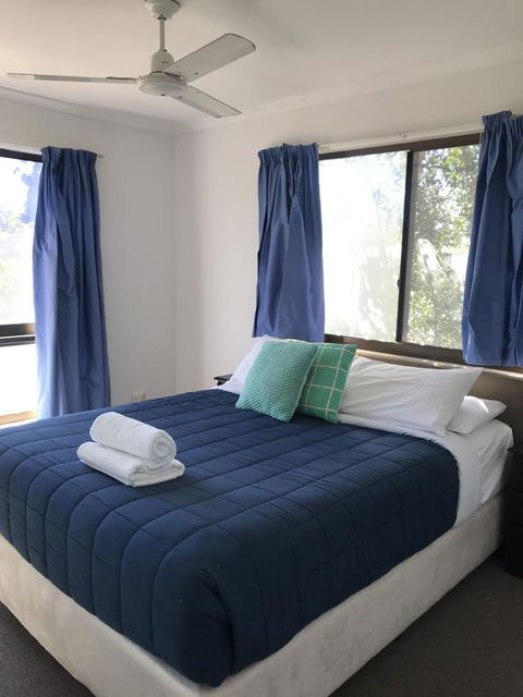 Bargara Beach Motor Inn - Hotel Accommodation 1