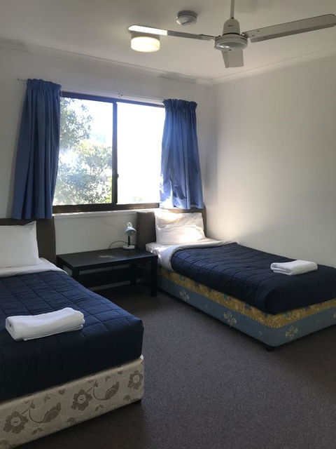 Bargara Beach Motor Inn - Hotel Accommodation 2