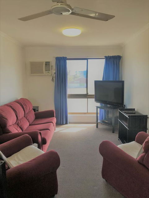 Bargara Beach Motor Inn - Hotel Accommodation 3