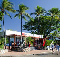 Base Airlie Beach