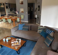 Bay Breeze Holiday Home - Hotel Accommodation