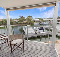 Beach 2 - waterfront villa and beach - Hotel Accommodation