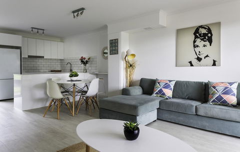 Beach Escape (unit 8 Beach Breakers) - Hotel Accommodation 1