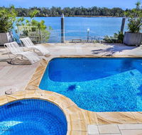Beach House  The Cove - Hotel Accommodation