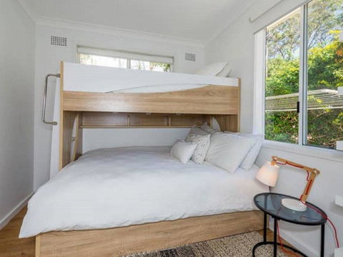Beach House At Nelson Bay - Hotel Accommodation 1
