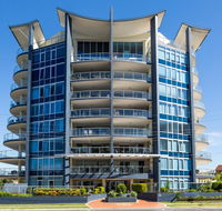 Beach House on Suttons - Hotel Accommodation
